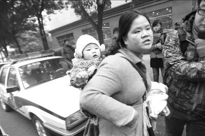 周克华女友庭上多次翻供 不确认被毙者为周克华