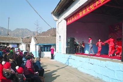 习近平到访河北山村天天有考察 捐款纷至沓来