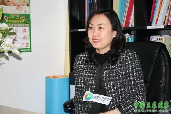 伦敦英语（LanguageLink).董事首席财务官史敬岩（Julieffeshi)