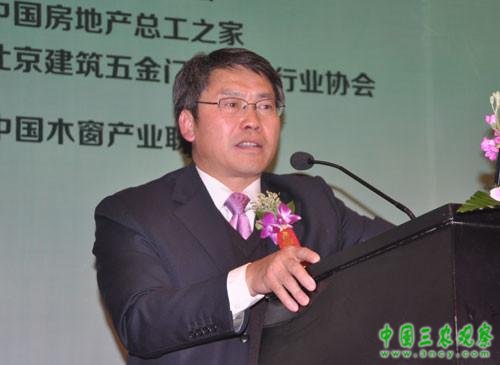 中国林产工业协会专家、人造板部主任吴盛富先生