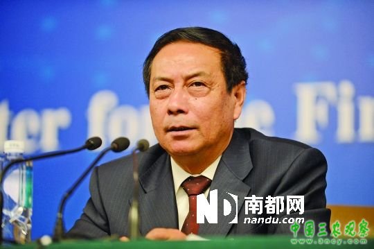 中央农村工作领导小组办公室主任陈锡文。新华社资料图 中央农村工作领导小组办公室主任陈锡文。新华社资料图