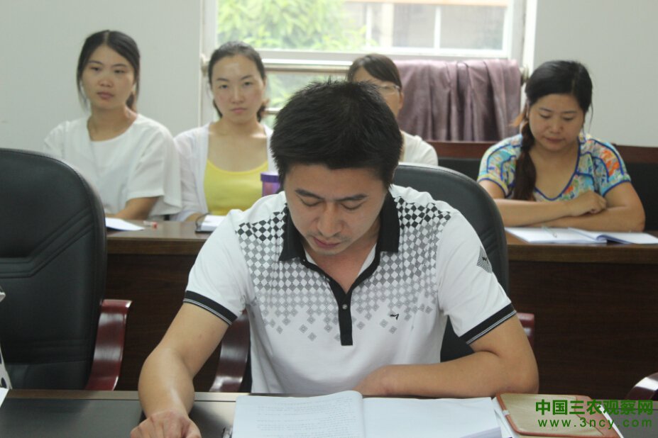 凝心聚力,共创辉煌--射洪县城西学校召开毕业班教师动员大会