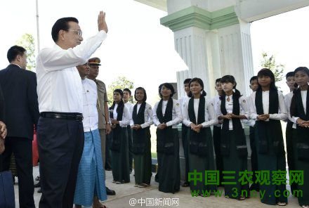 李克强与缅甸青少年分享求学经历