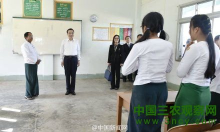 李克强与缅甸青少年分享求学经历