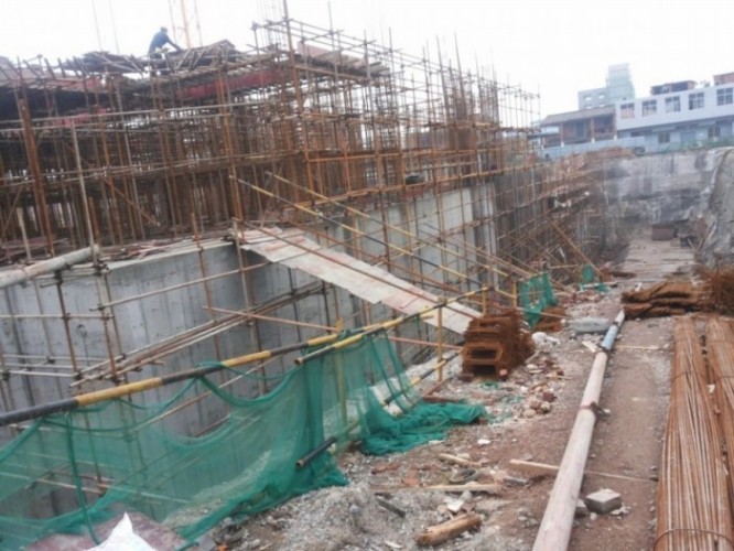 广丰县芦林街道湖头社区双塘沿村华玲房地产建金色家园抽水疑致民房地陷墙裂有关部门置若罔闻4