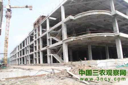 图片4_副本.jpg 山东微山:新城大厦重点招商项目恶意拖欠巨额农民工资 政府部门迟迟不作为