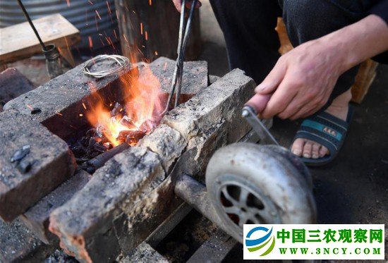 （社会）（1）苗族银饰：千锤百炼出瑰宝