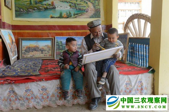 (社会)(7)农民画家阿卜力克木追梦六十载